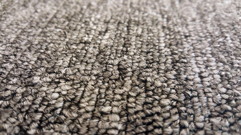 How to remove pilling from carpet?